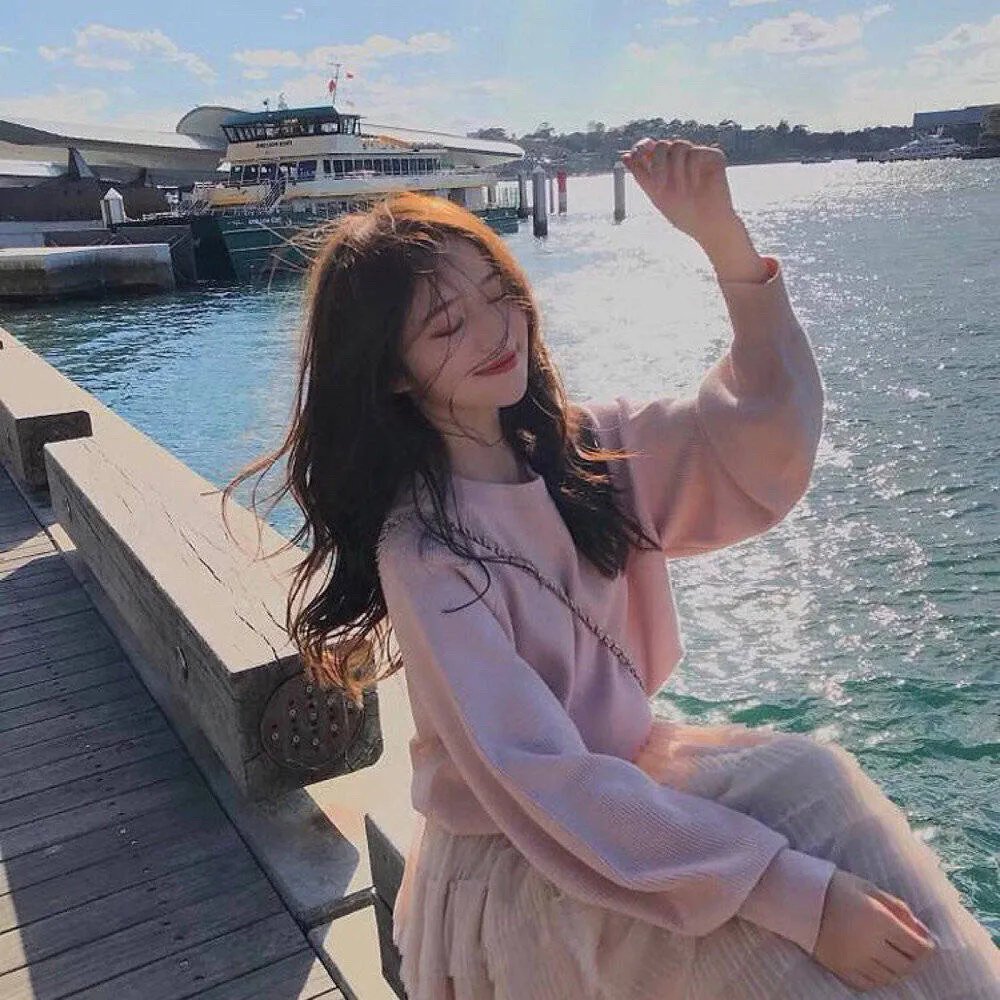 亲妈重生后，深陷儿子争宠修罗场